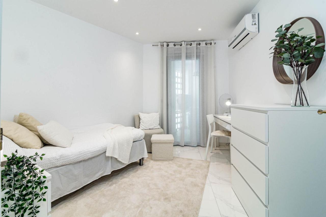 Apartment Modern 3 Bedroom In With A Heated Pool Close To Puerto Banus