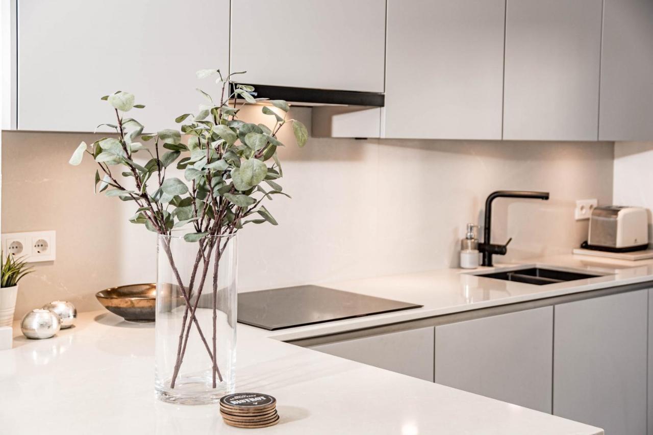 Modern 3 Bedroom In With A Heated Pool Close To Puerto Banus *