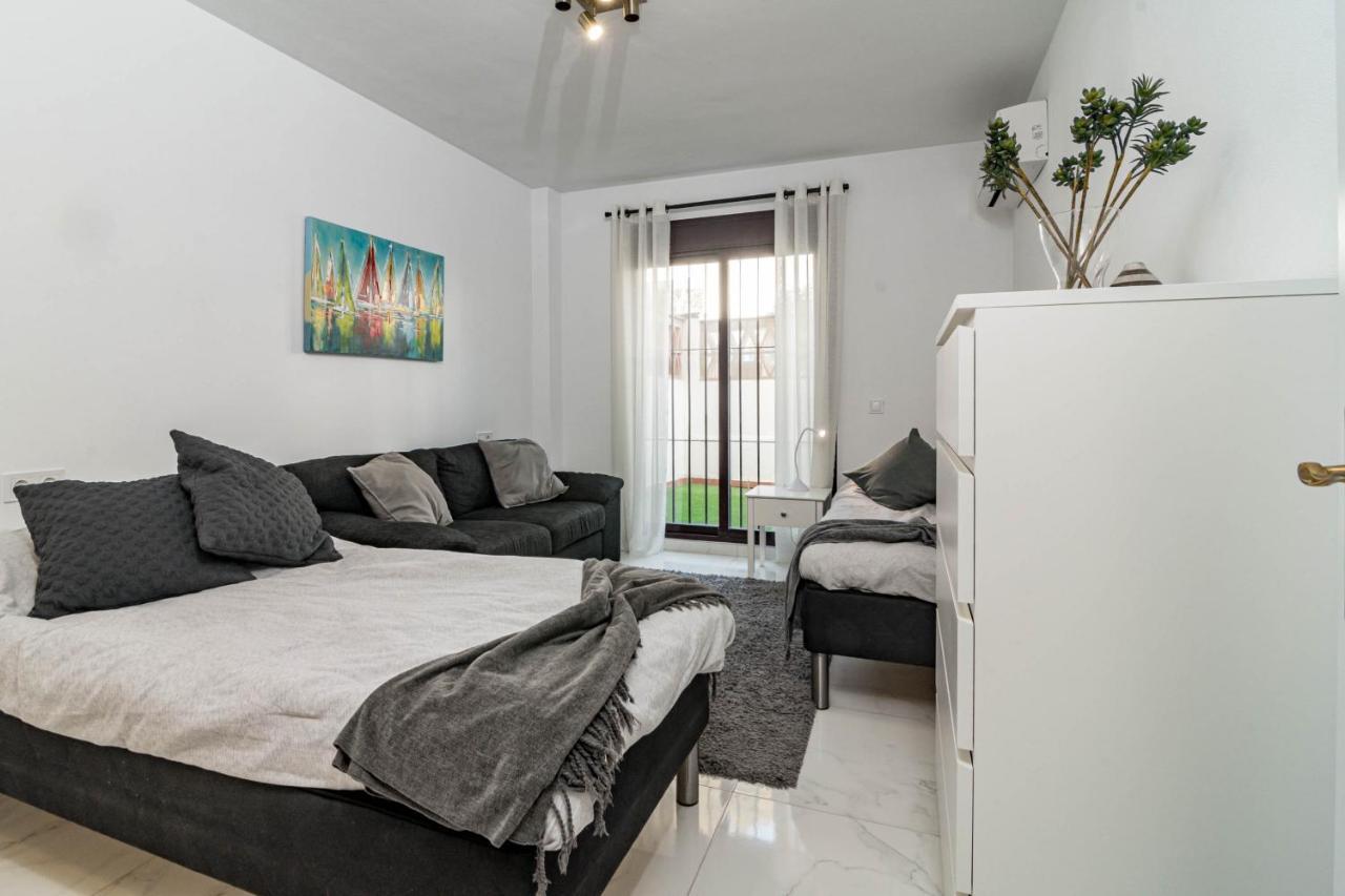 Modern 3 Bedroom In With A Heated Pool Close To Puerto Banus Apartment Marbella