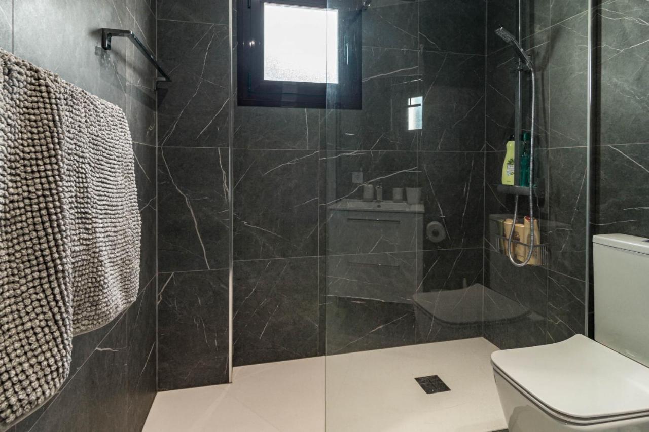 Modern 3 Bedroom In With A Heated Pool Close To Puerto Banus